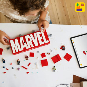 Lego MARVEL Logo & Minifigures