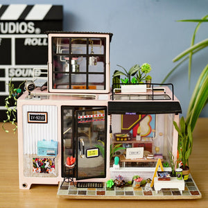 Rolife Kevin's Studio DG13 DIY Miniature Dollhouse